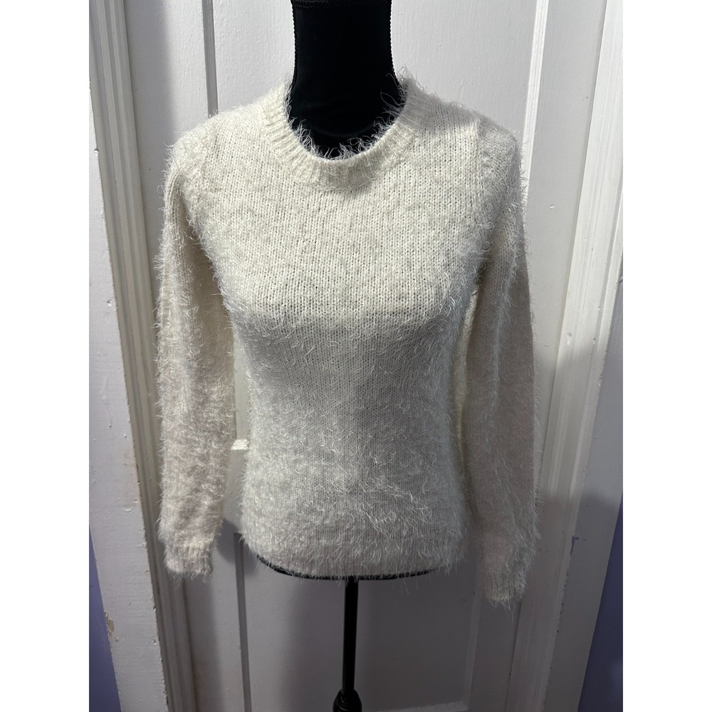 Forever 21 White Eyelash Sweater in XS